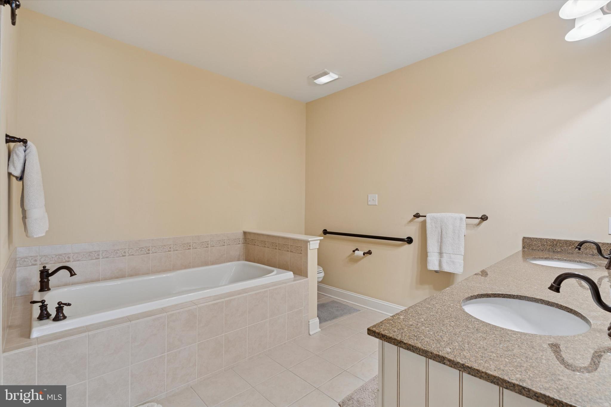 COLDSTREAM CROSSING - Residential