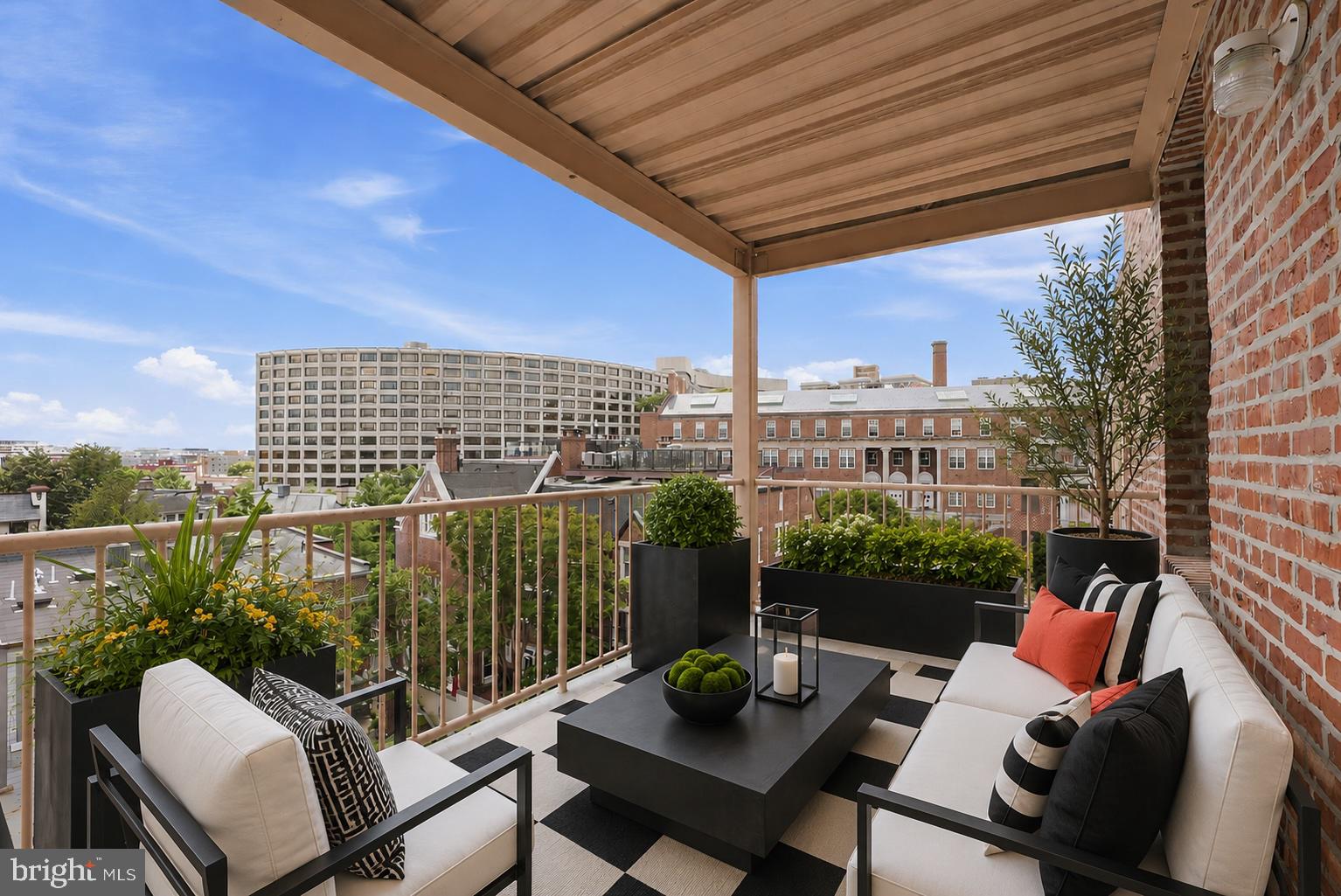 1858 CALIFORNIA STREET NW 33