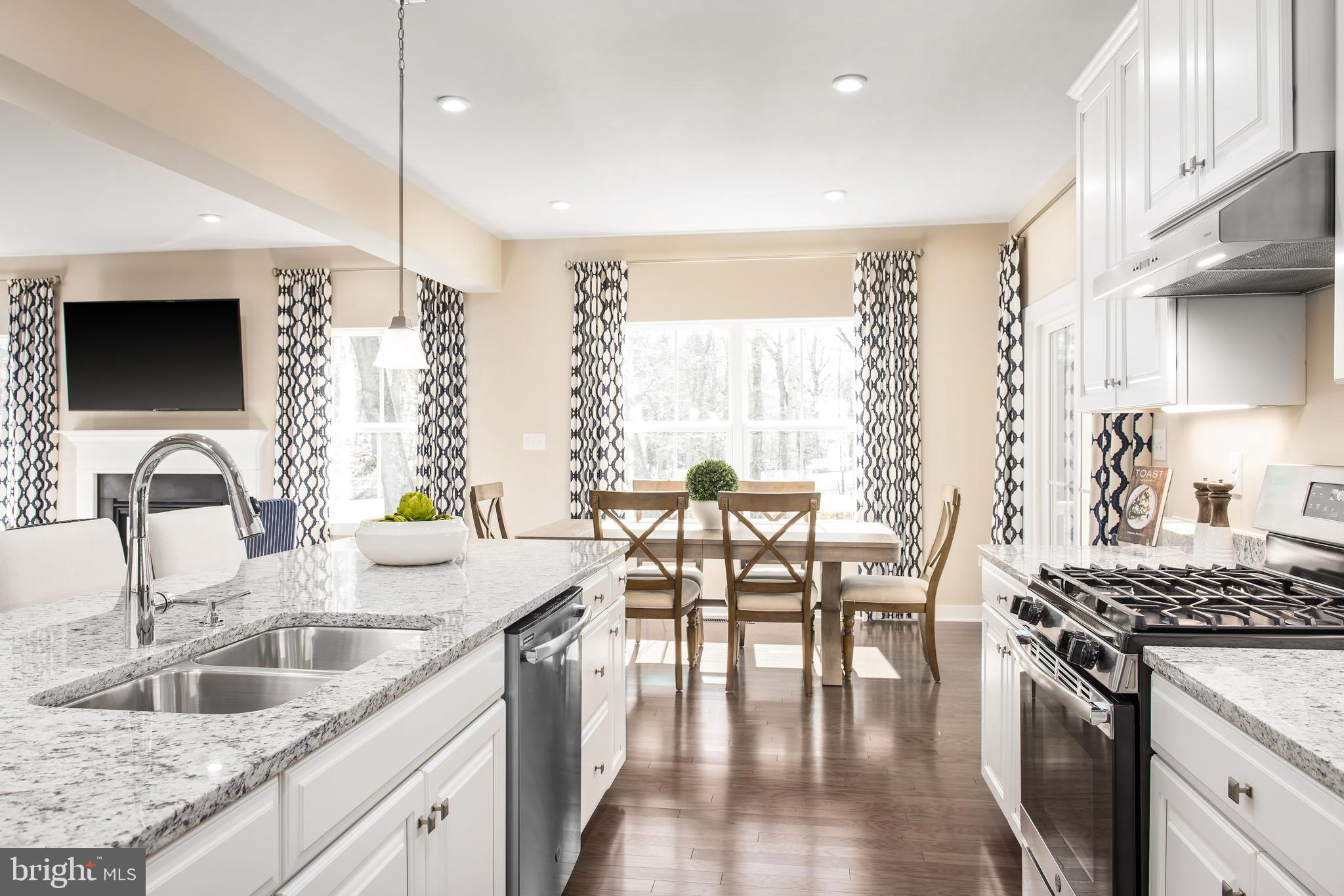 HERITAGE WOODS - Residential