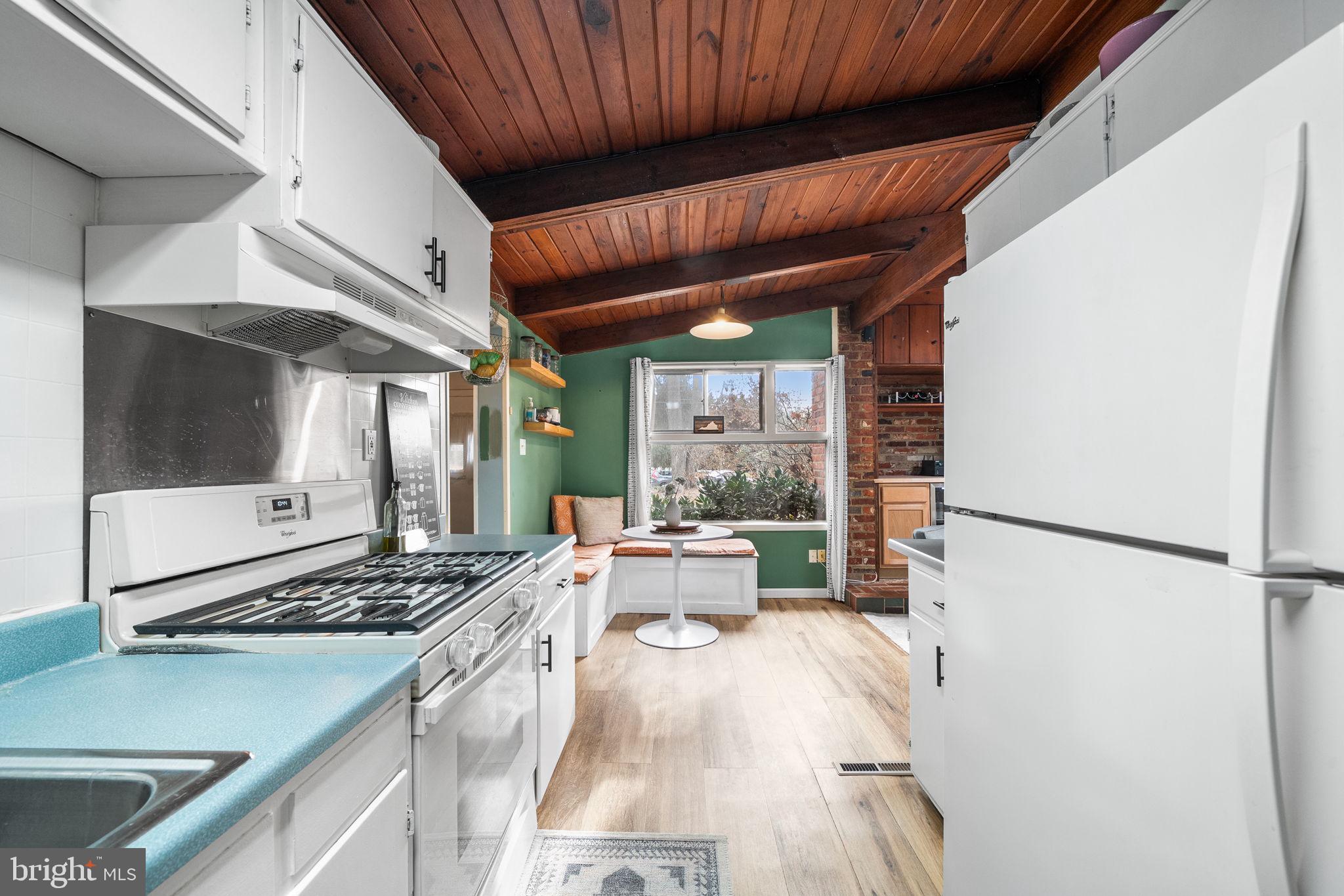 PINE SPRING - Residential