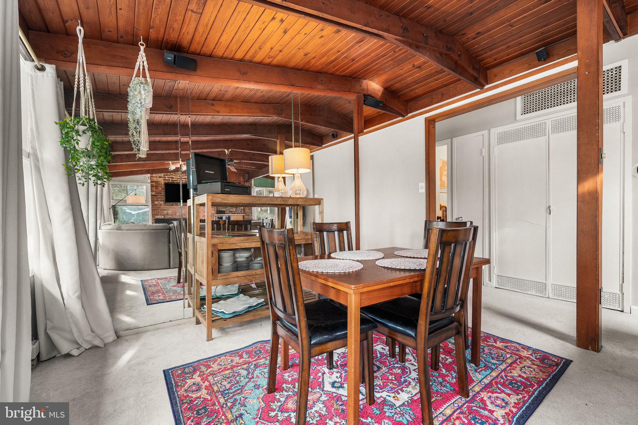 PINE SPRING - Residential