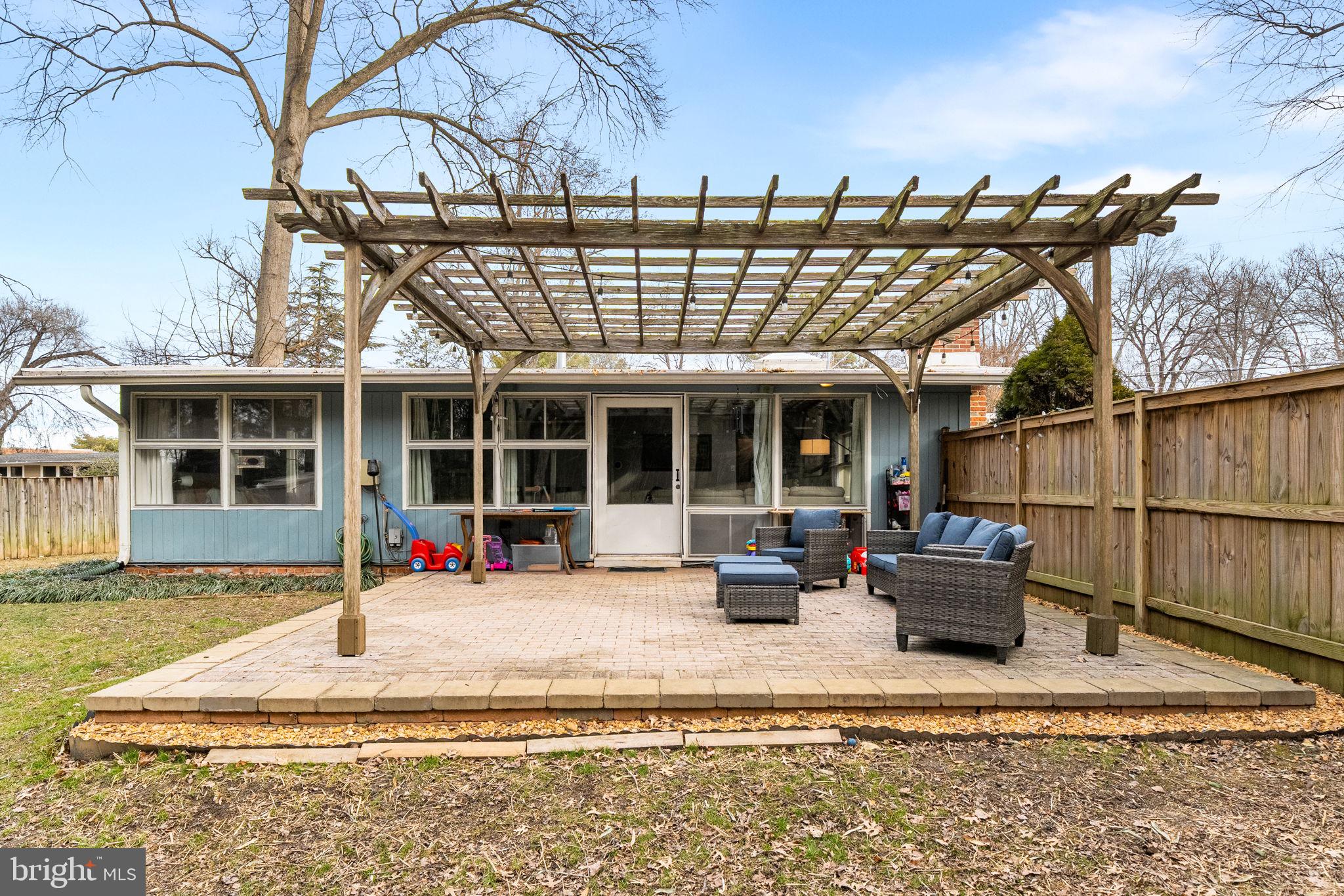 PINE SPRING - Residential