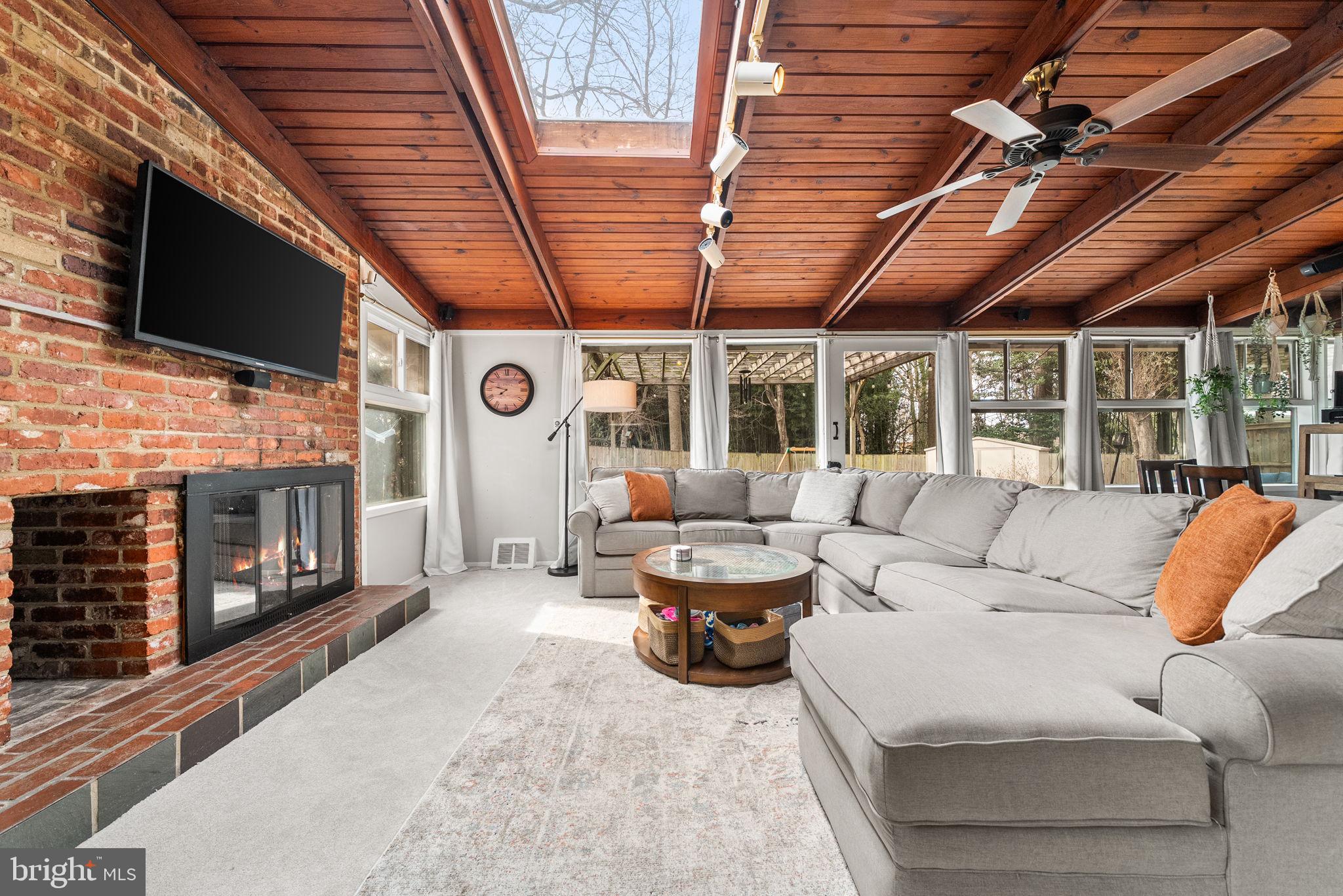 PINE SPRING - Residential