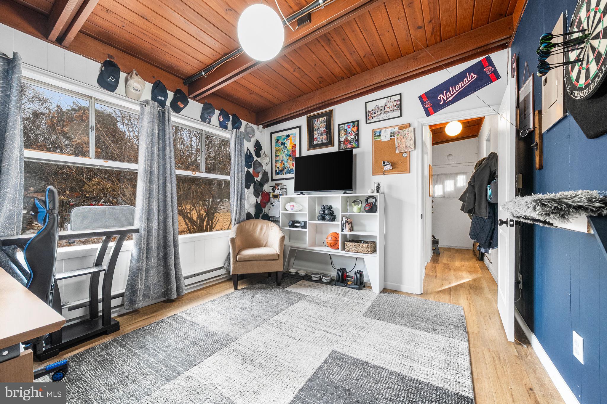 PINE SPRING - Residential