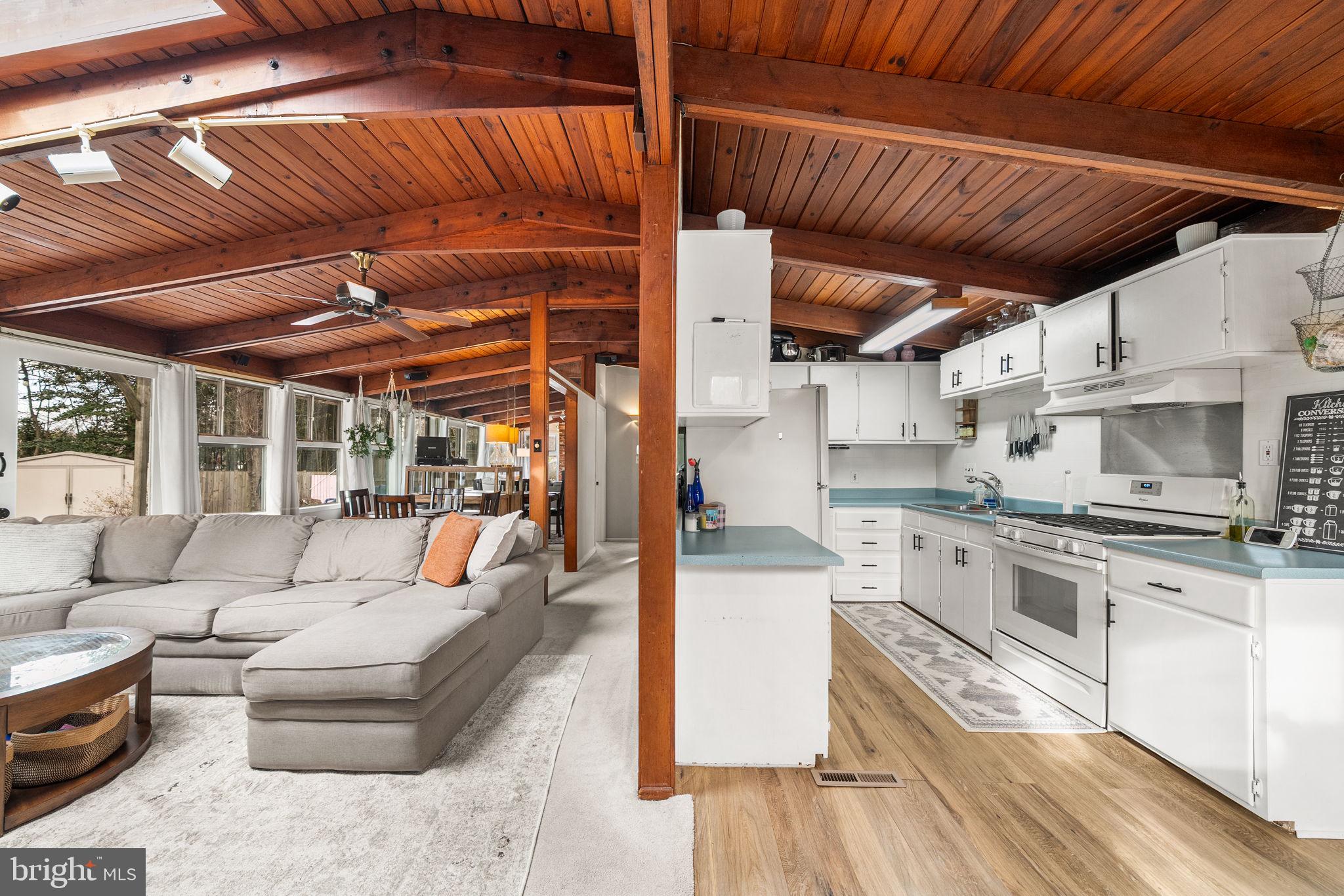 PINE SPRING - Residential