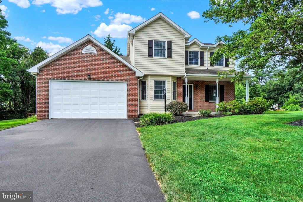 Photo of 105 Margate Road, YORK, PA 17408 (MLS # PAYK2085026)