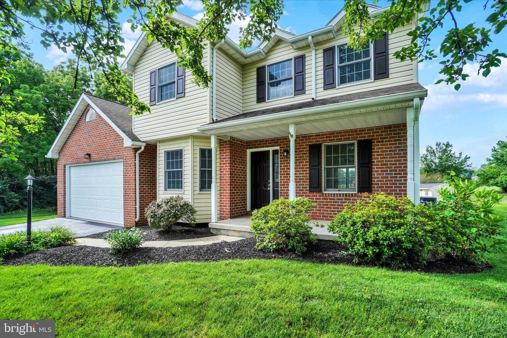 Photo of 105 Margate Road, YORK, PA 17408 (MLS # PAYK2085026)