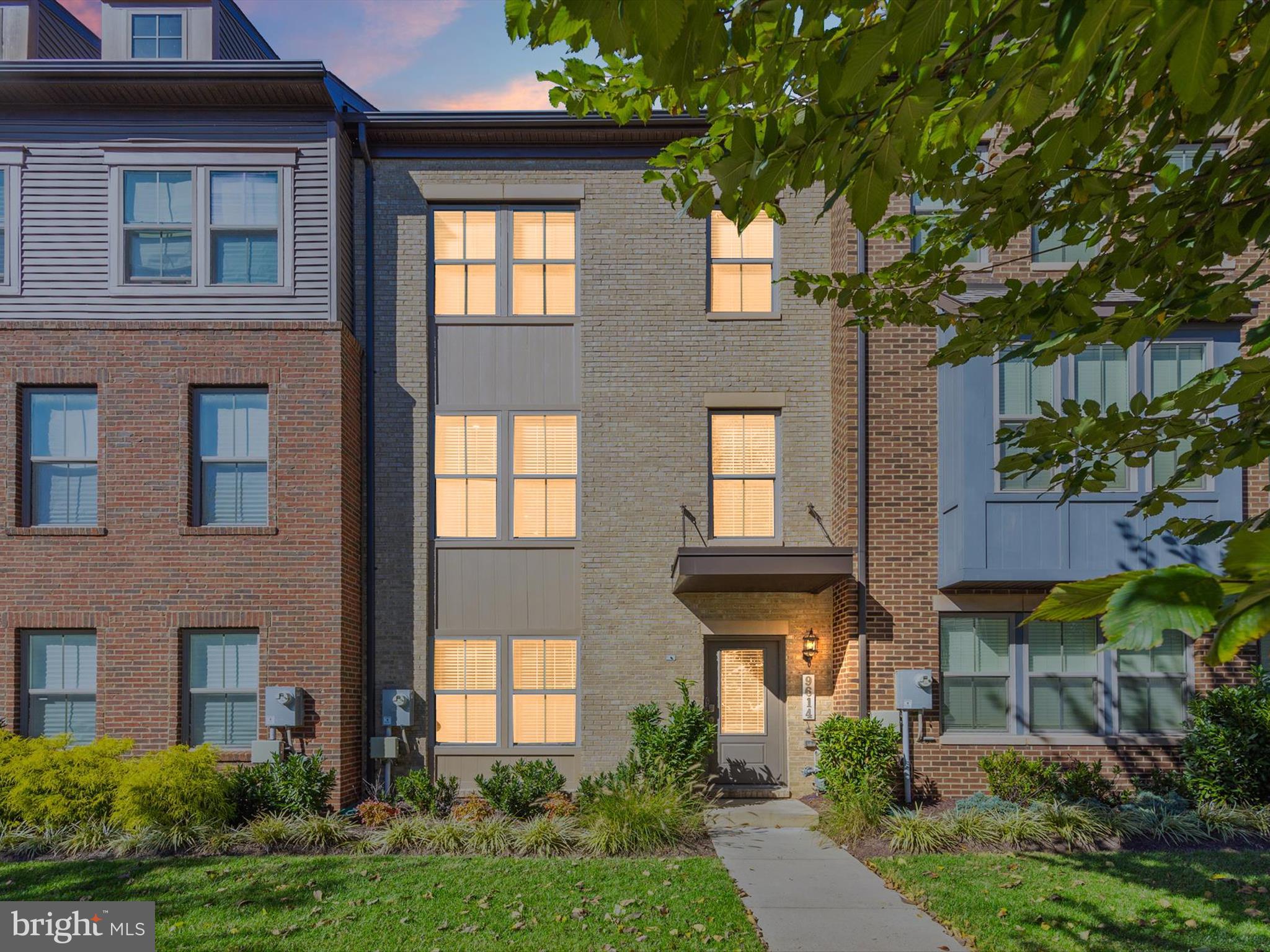 9614 SANTA FE BOULEVARD