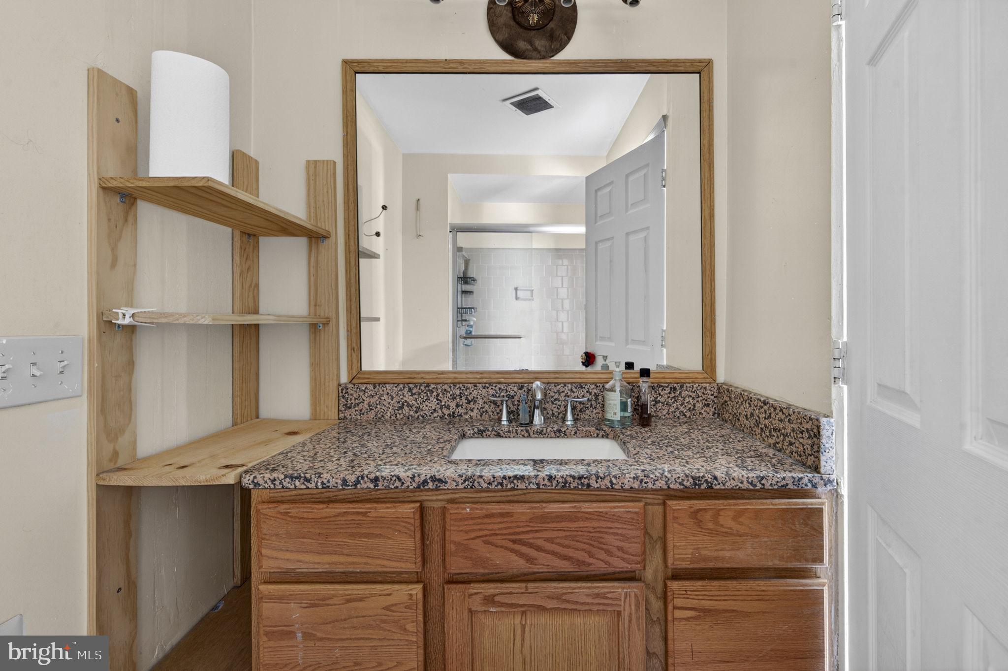CLARKES LANDING - Residential