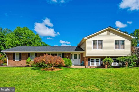 2729 CLARKES LANDING DRIVE OAKTON VA 22124