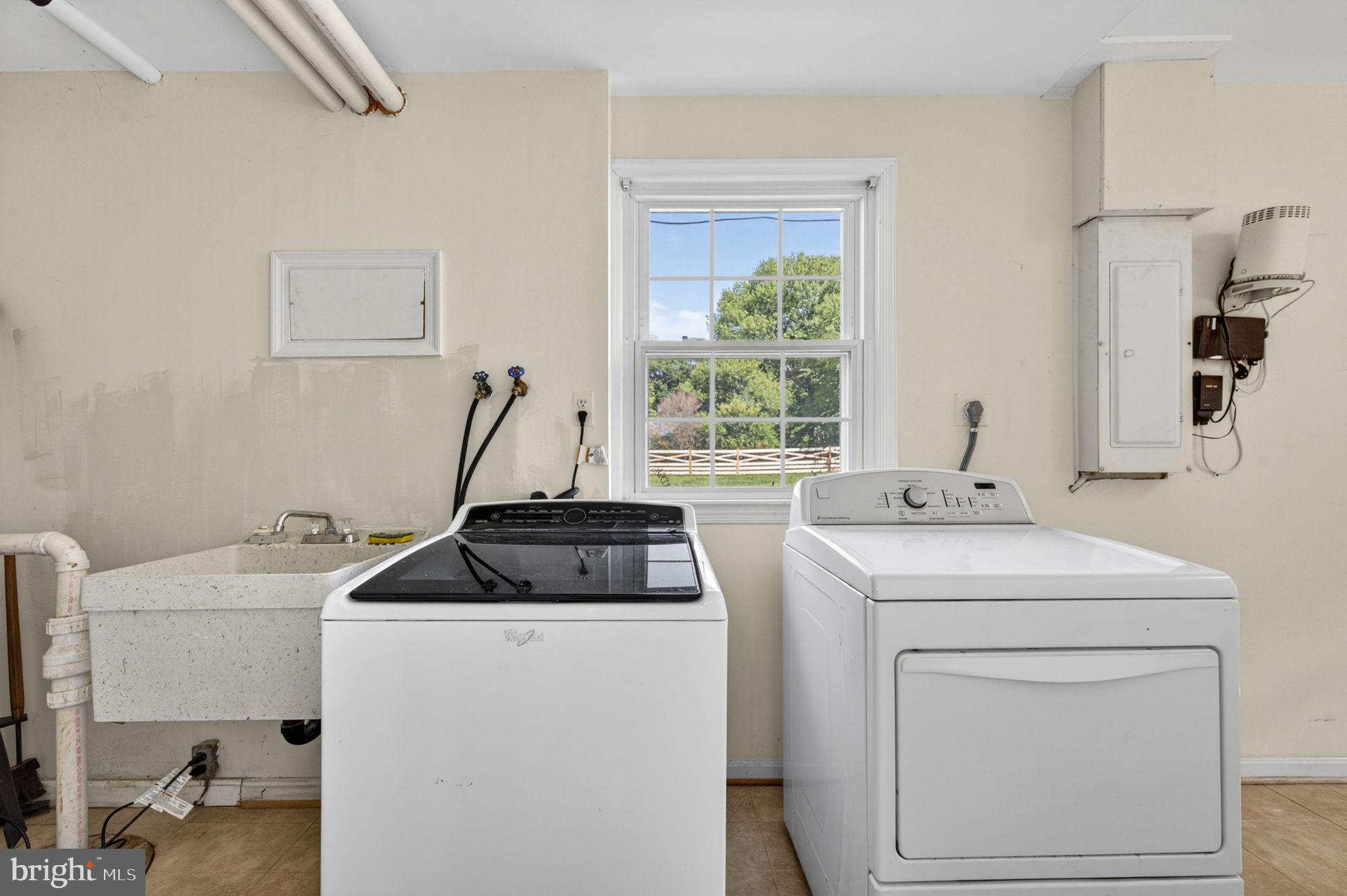 CLARKES LANDING - Residential