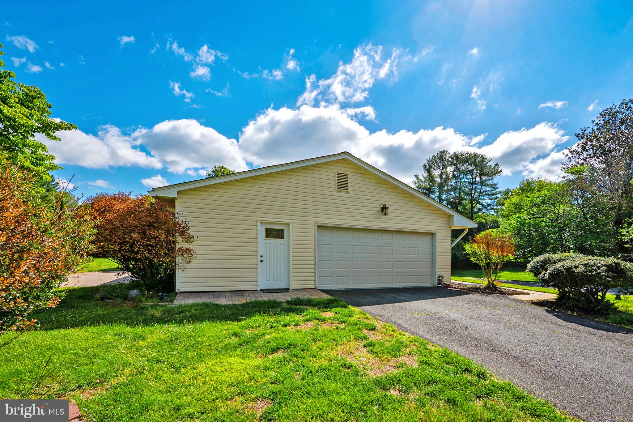 CLARKES LANDING - Residential