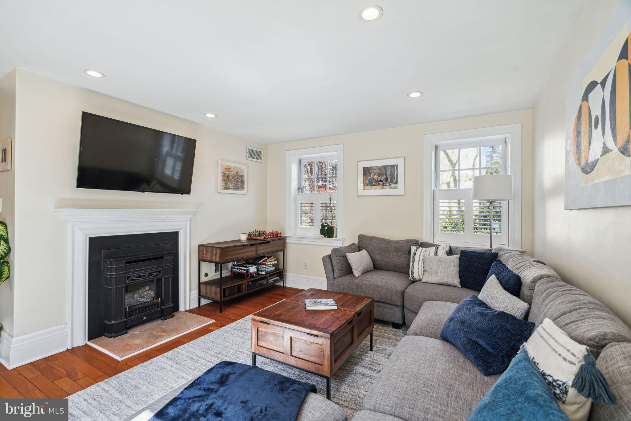 WASHINGTON SQ WEST - Residential