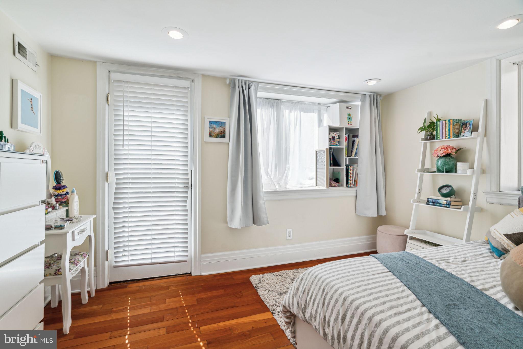 WASHINGTON SQ WEST - Residential