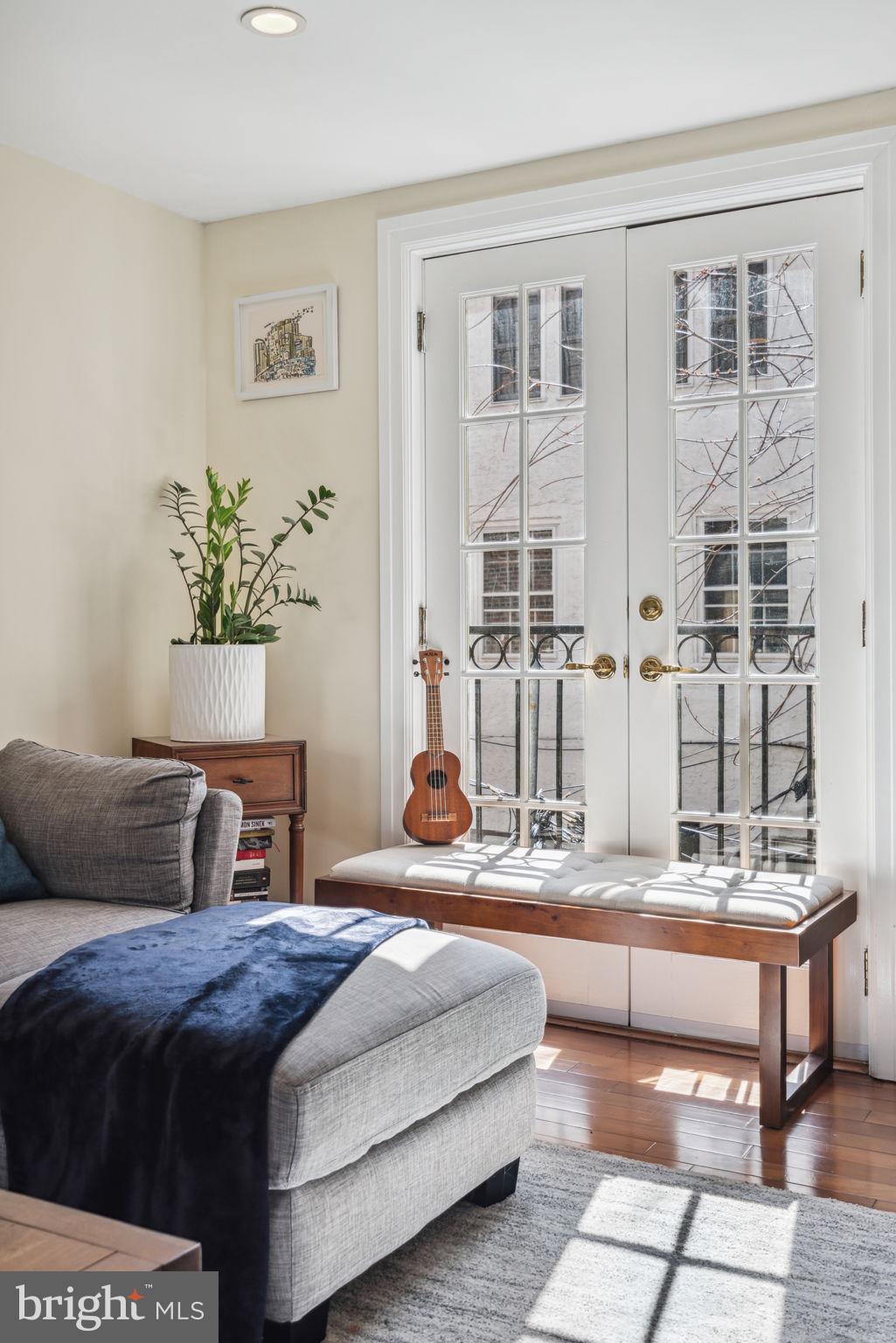 WASHINGTON SQ WEST - Residential