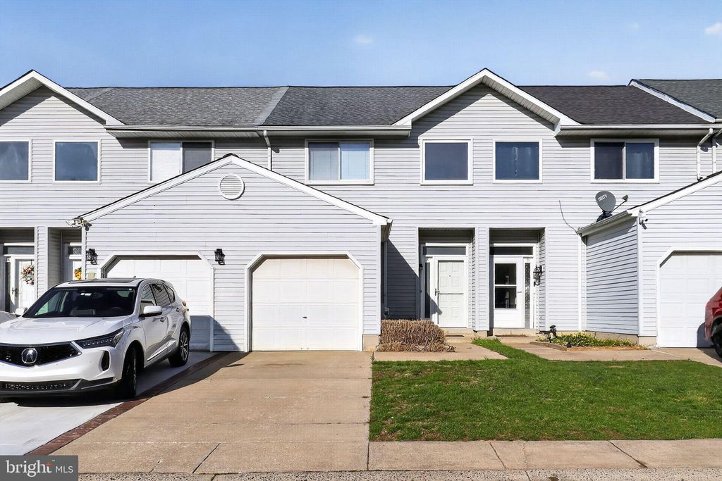 Photo of 8 O Rourke Court, NEWARK, DE 19702 (MLS # DENC2100526)