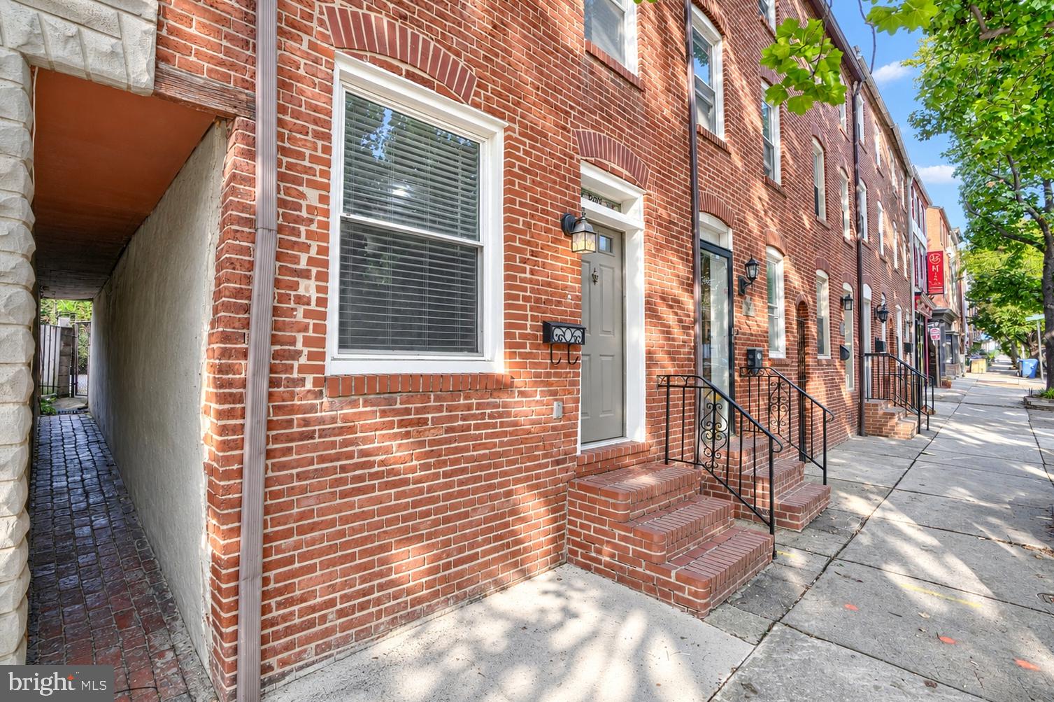 2214 FLEET STREET