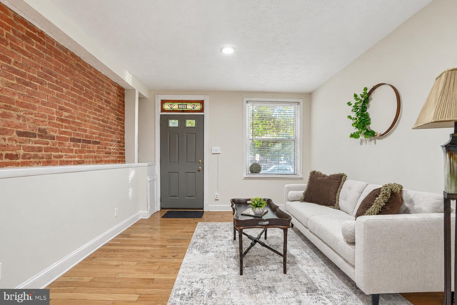 2214 FLEET STREET