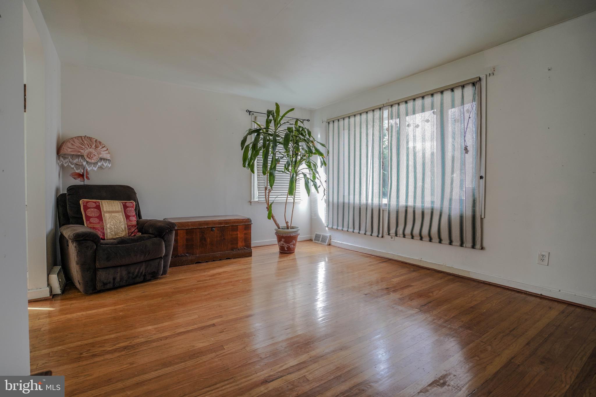 FOX CHASE - Residential
