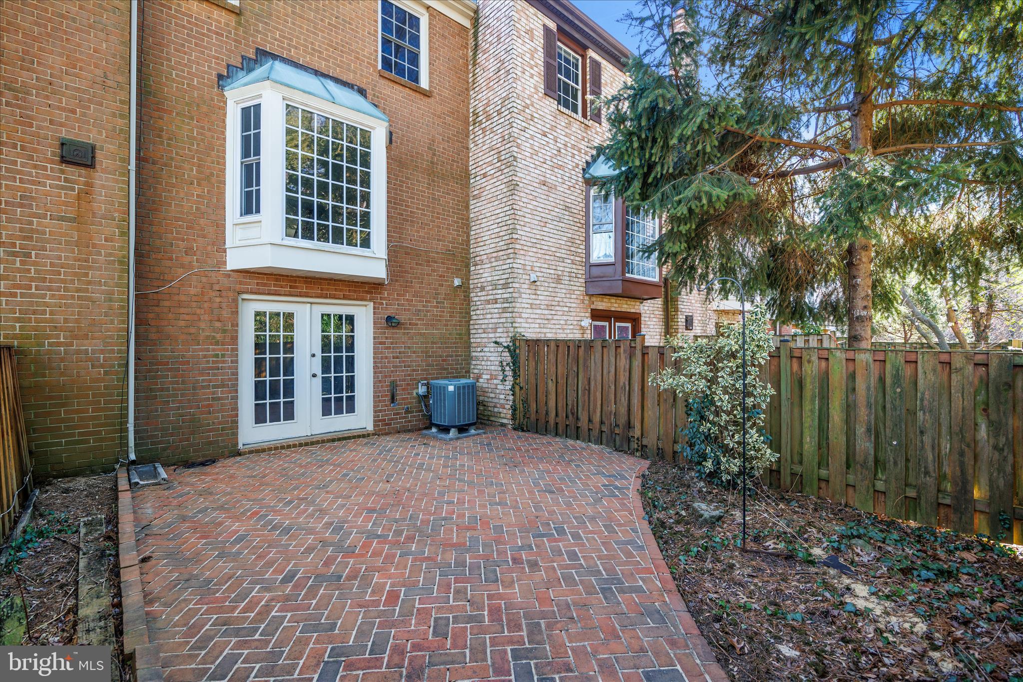 BAY HILLS TANGLEWOOD - Residential