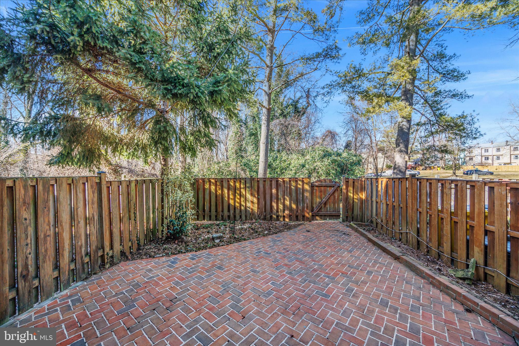 BAY HILLS TANGLEWOOD - Residential