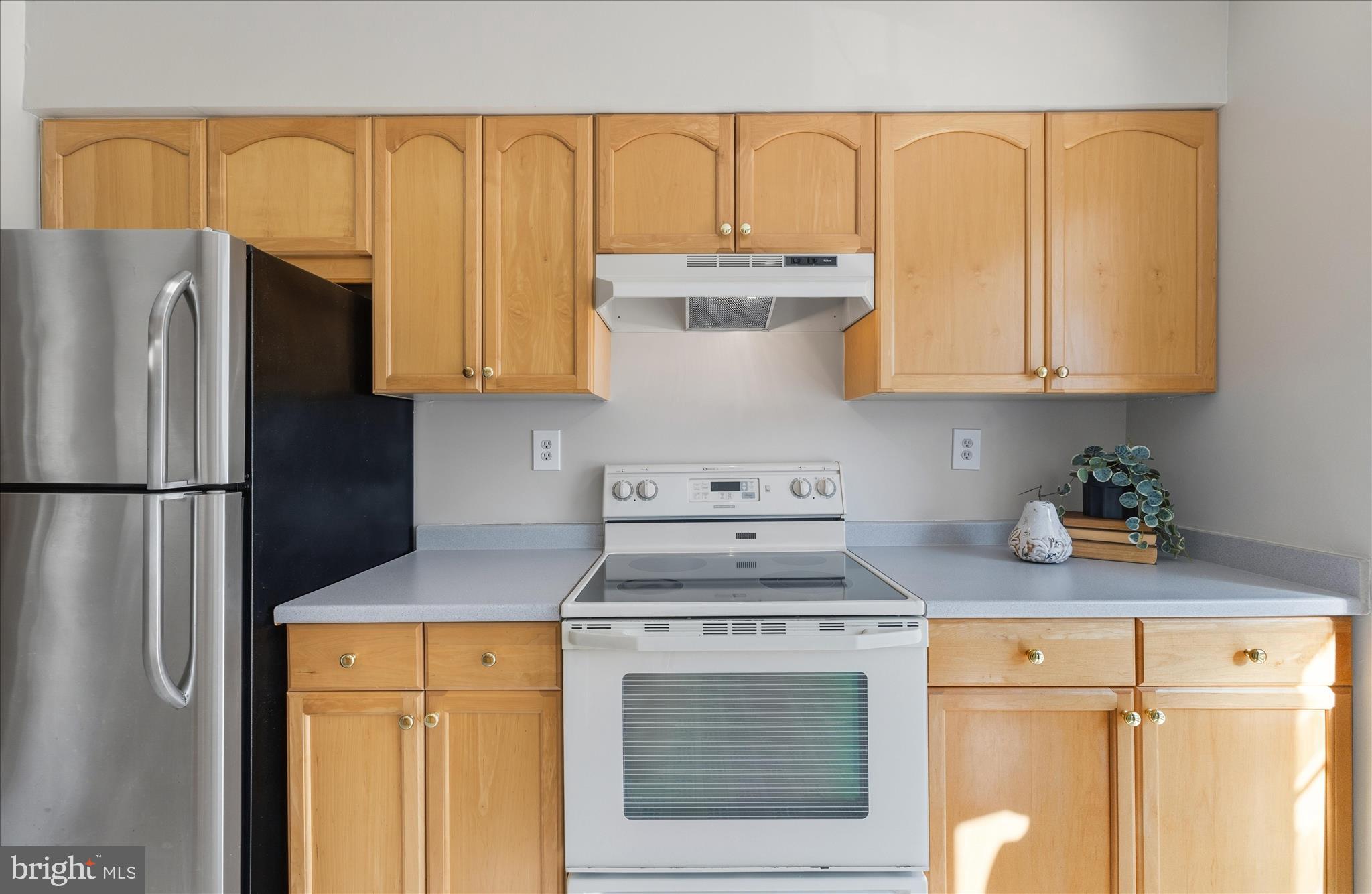 BAY HILLS TANGLEWOOD - Residential