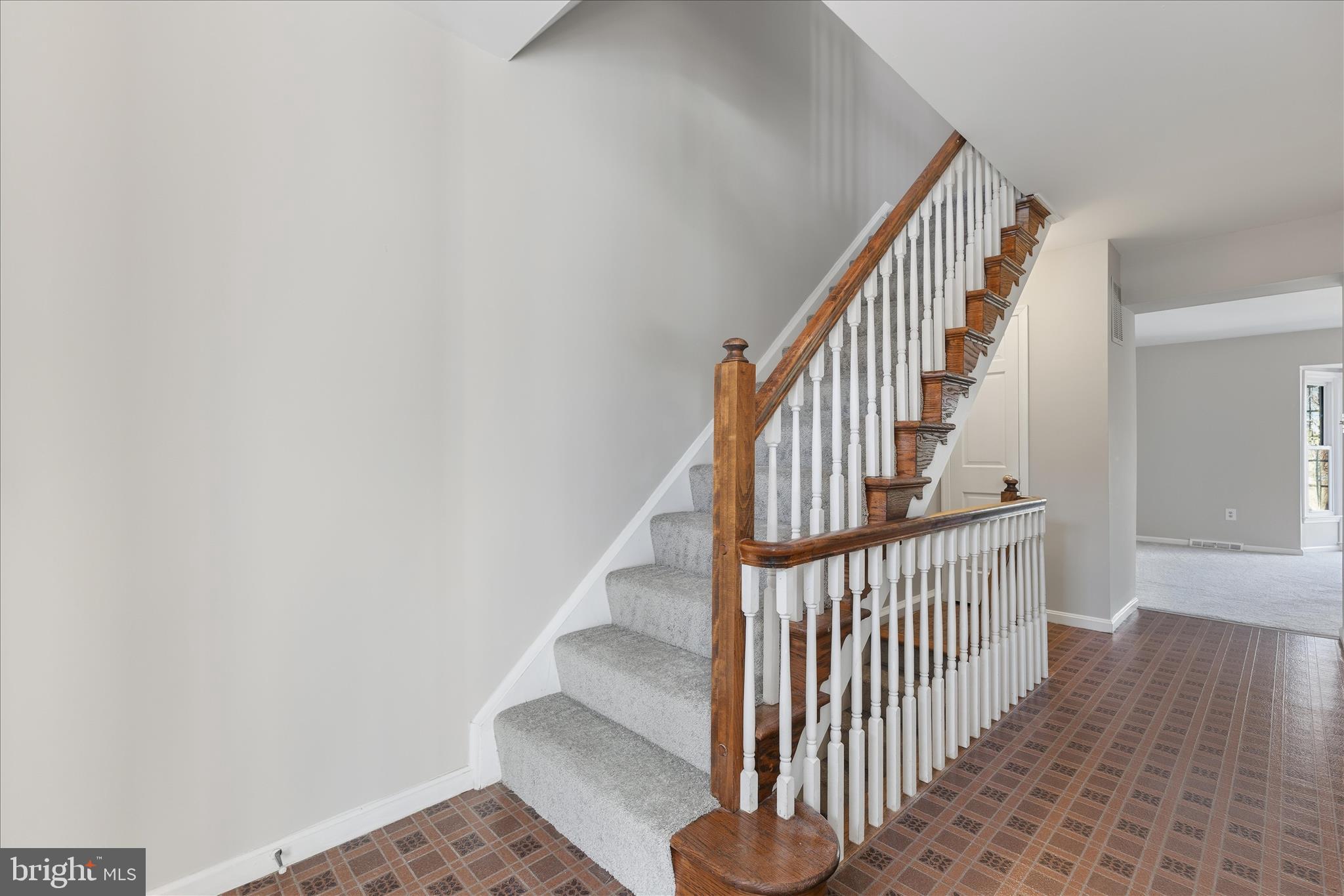 BAY HILLS TANGLEWOOD - Residential