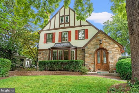Homes For Rent - 4613 Langdrum Lane<br/> CHEVY CHASE, MD 20815