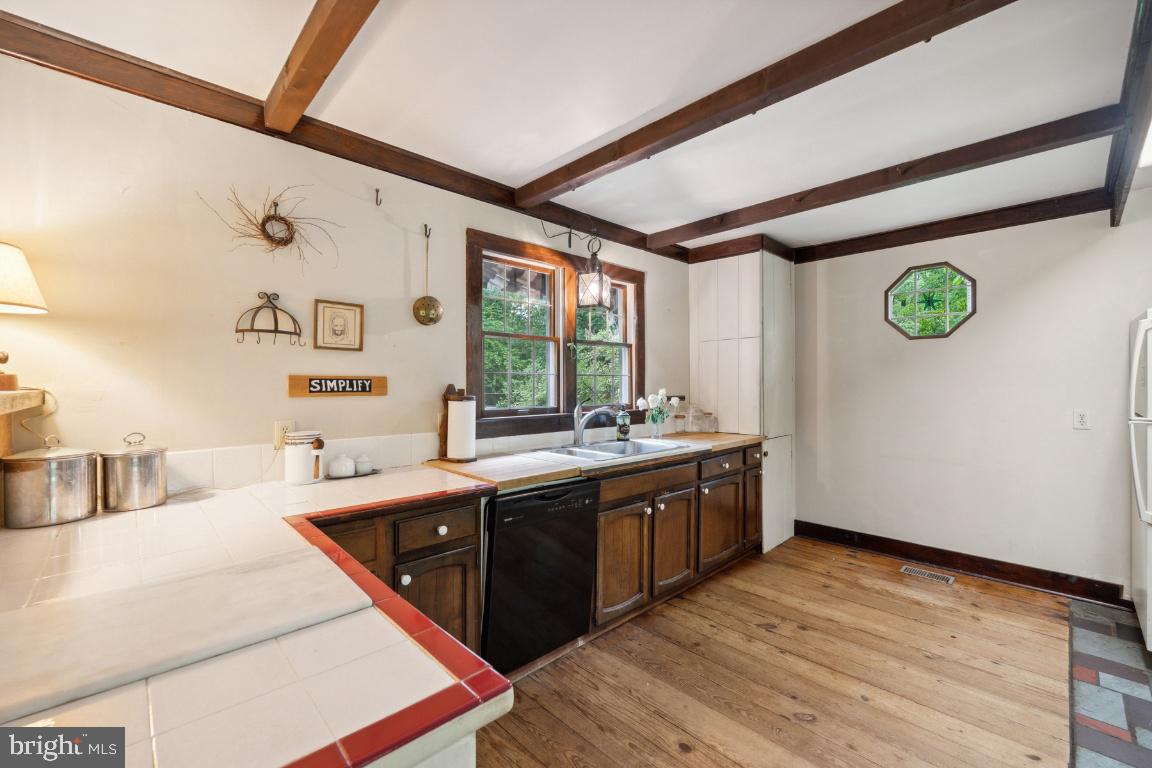 PILGRIMS REST - Residential