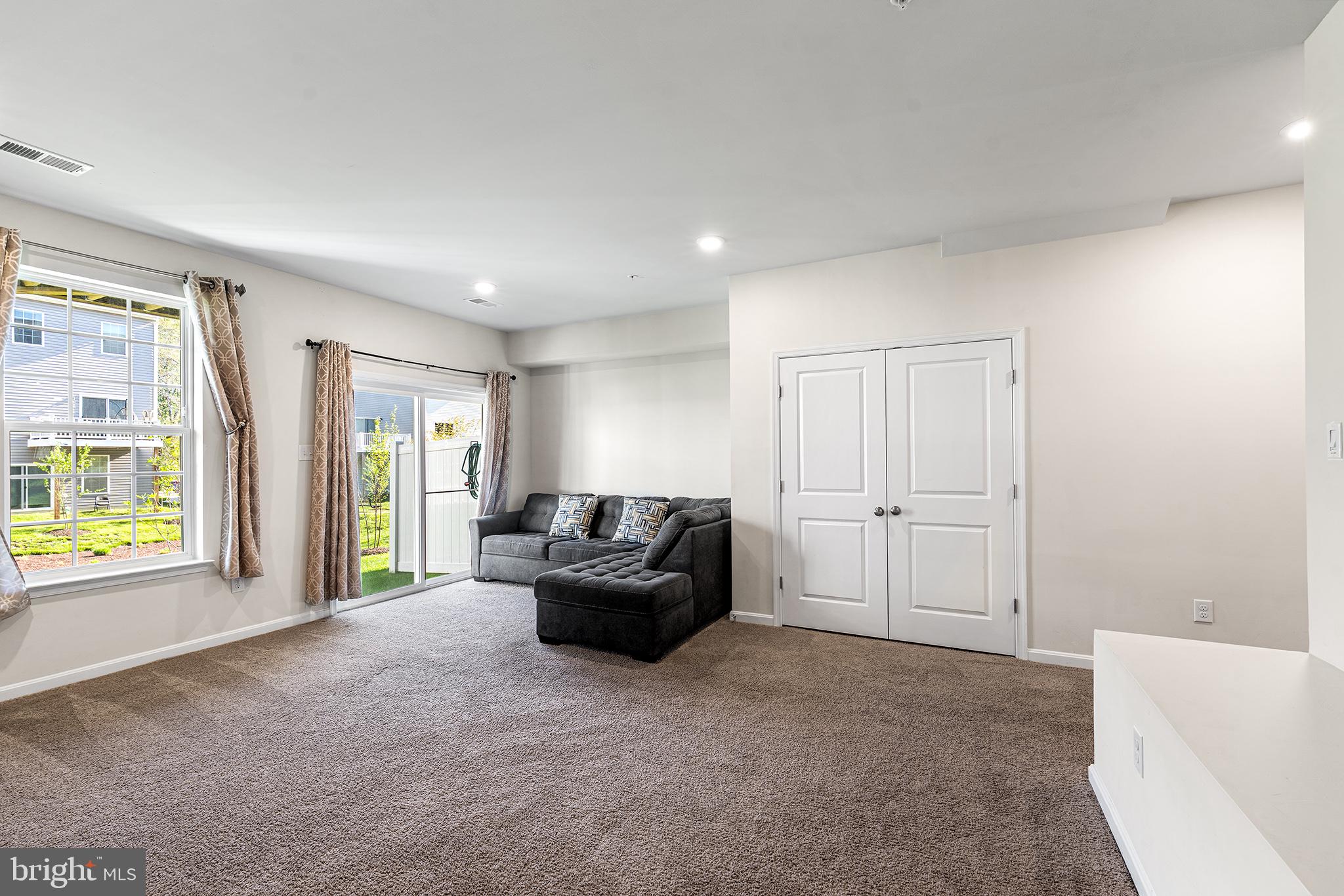 SEVERN MEADOWS - Residential