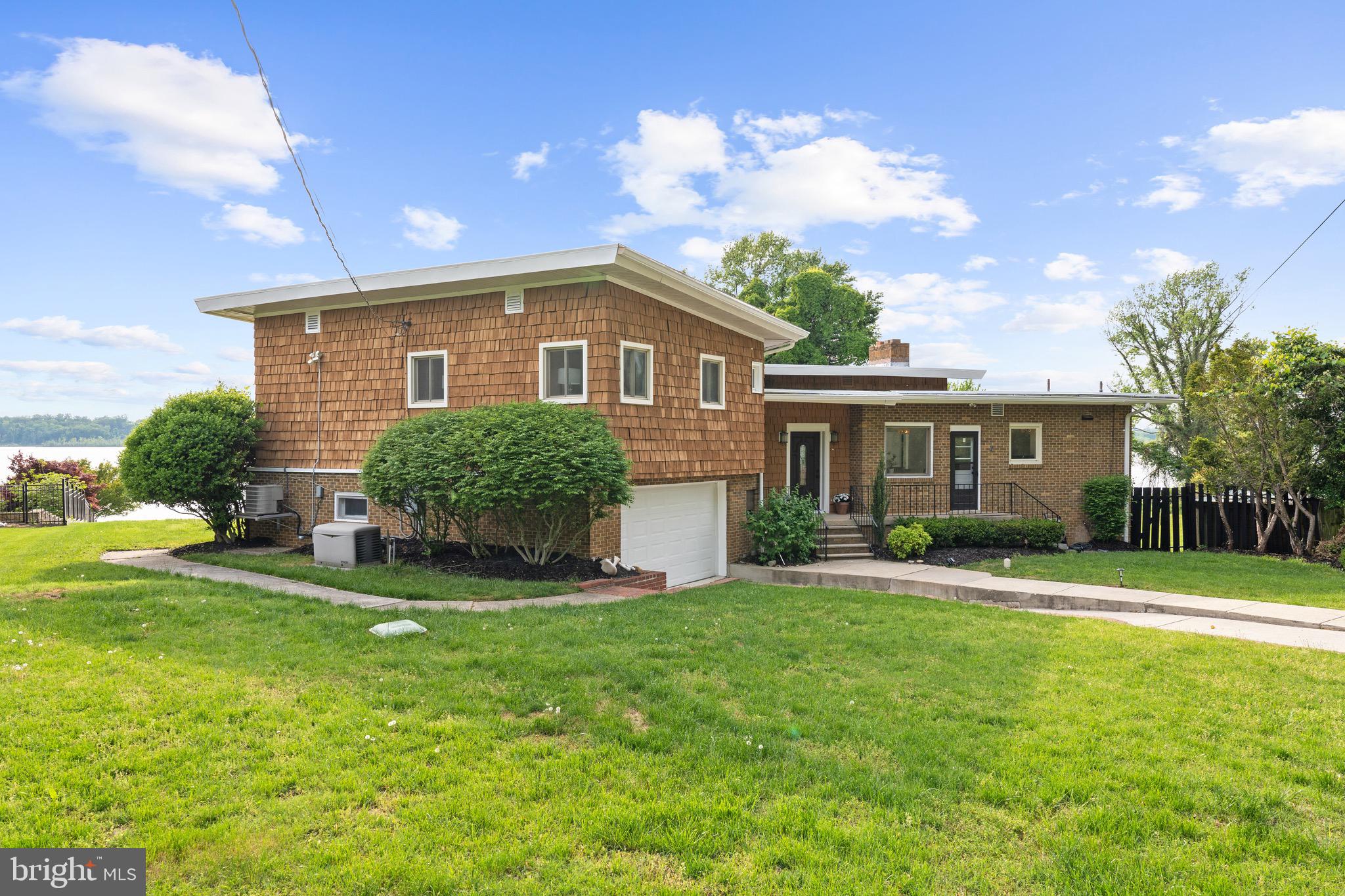 GEORGE THORNE ESTATE - Residential