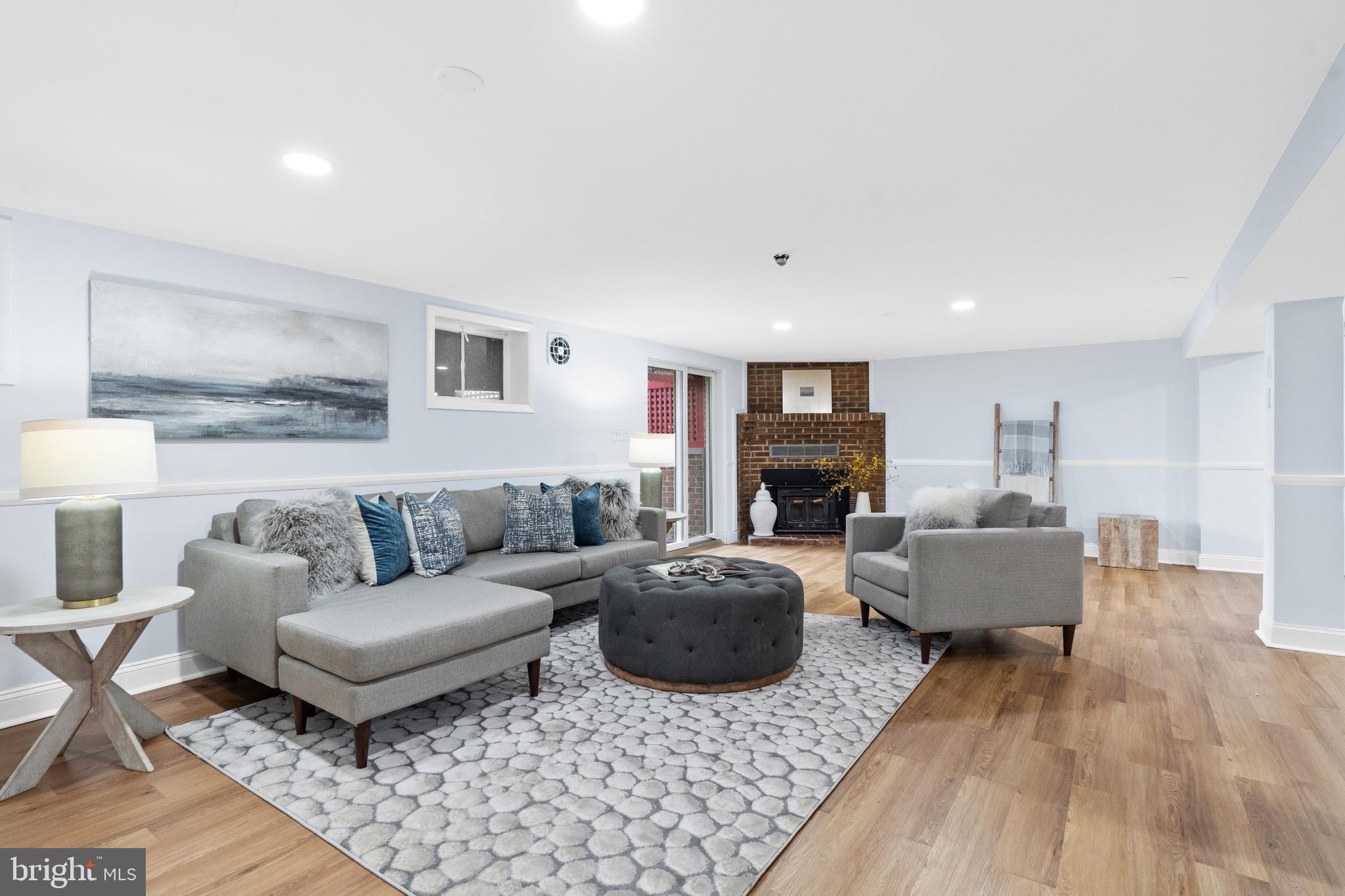 GEORGE THORNE ESTATE - Residential