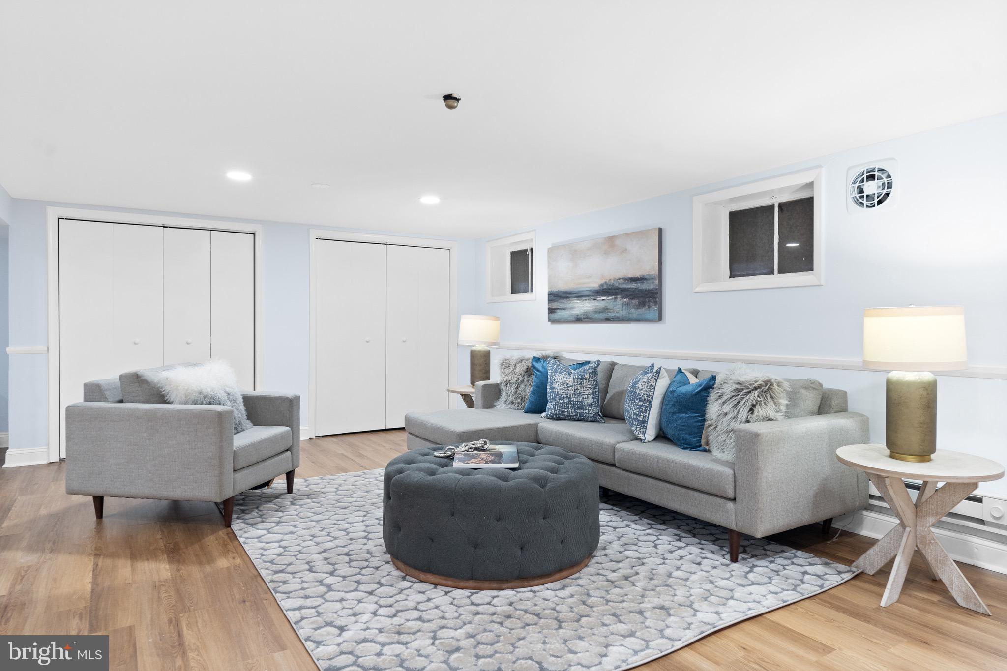 GEORGE THORNE ESTATE - Residential