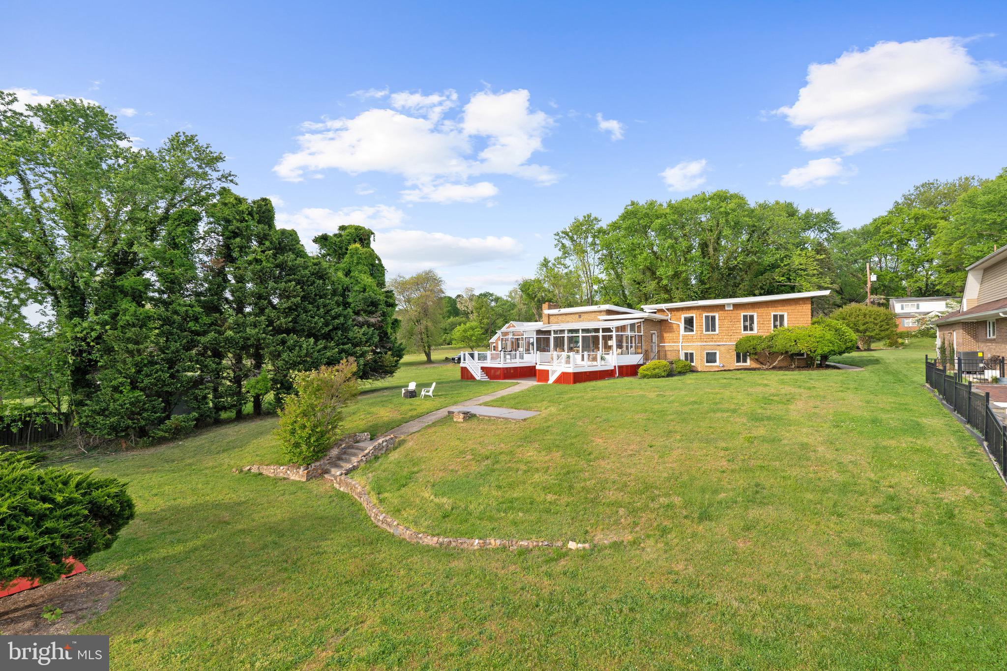 GEORGE THORNE ESTATE - Residential