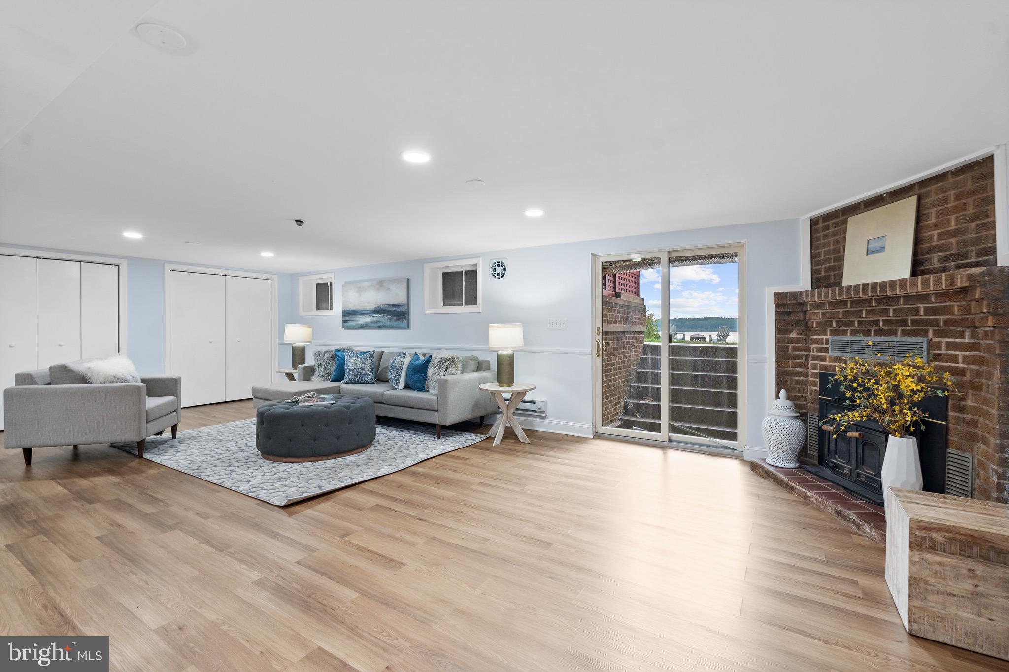 GEORGE THORNE ESTATE - Residential