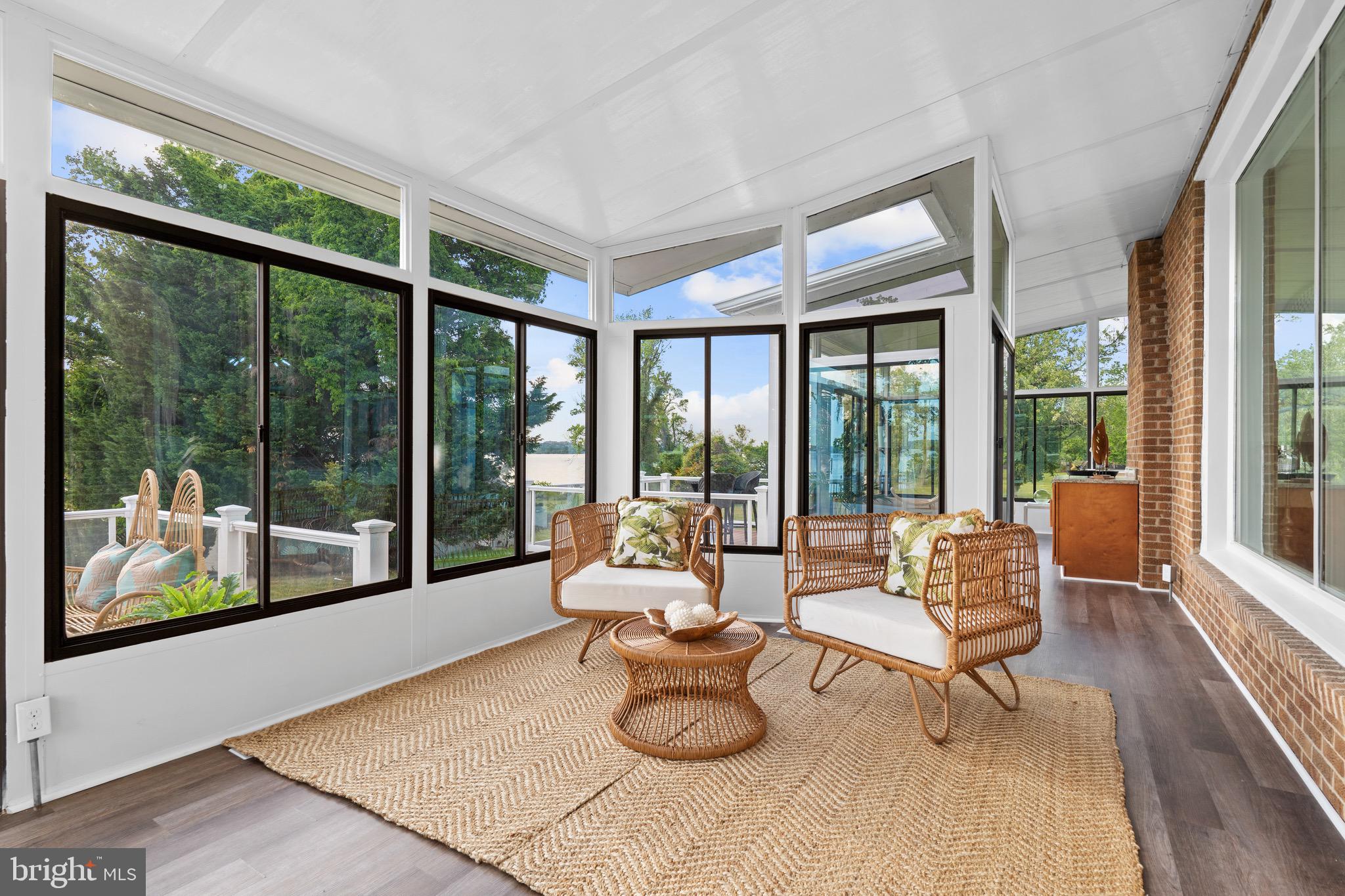 GEORGE THORNE ESTATE - Residential