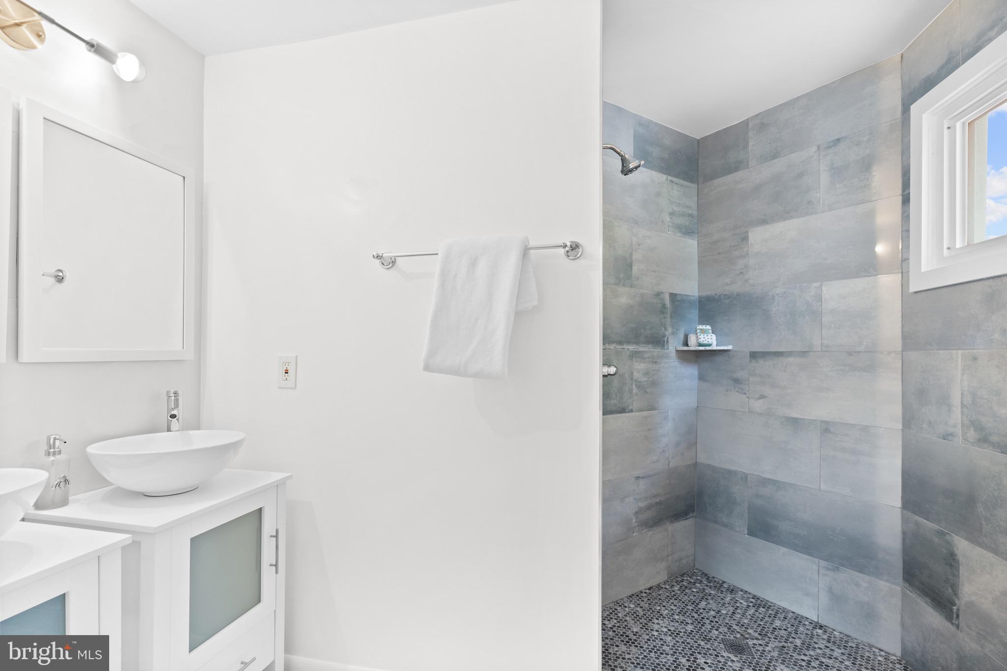 GEORGE THORNE ESTATE - Residential