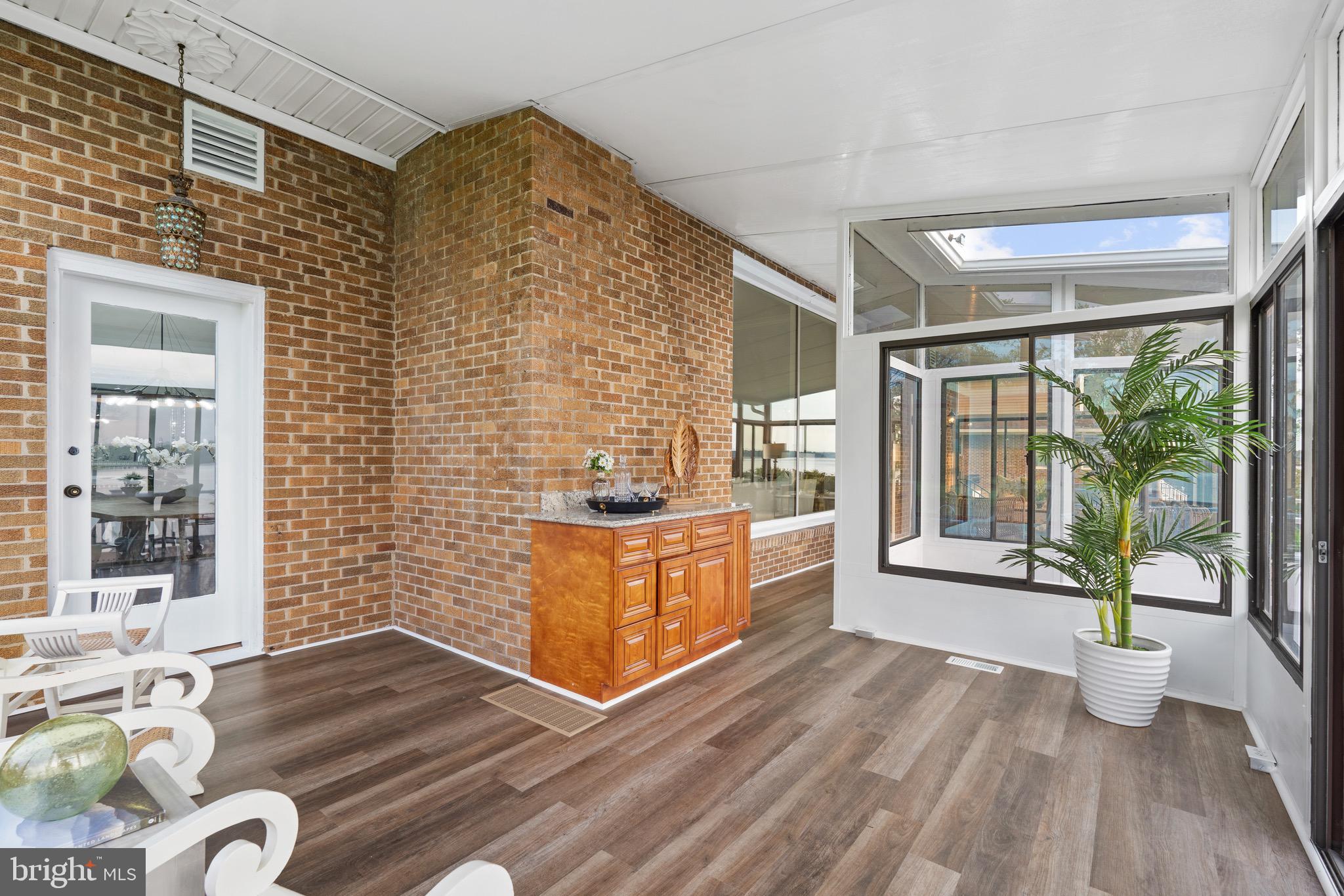 GEORGE THORNE ESTATE - Residential