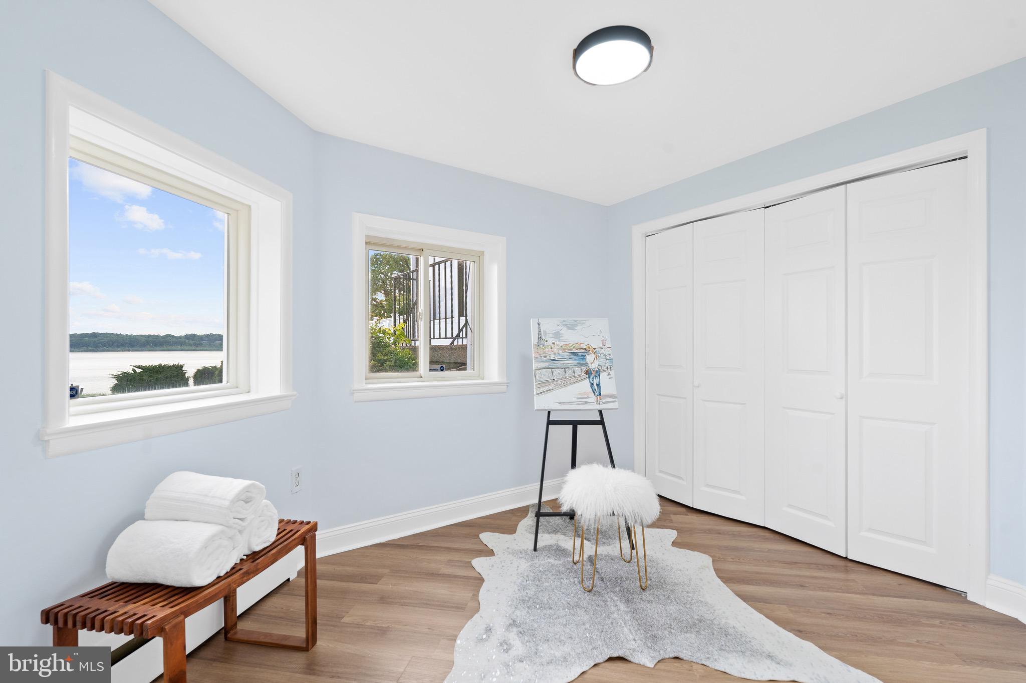 GEORGE THORNE ESTATE - Residential