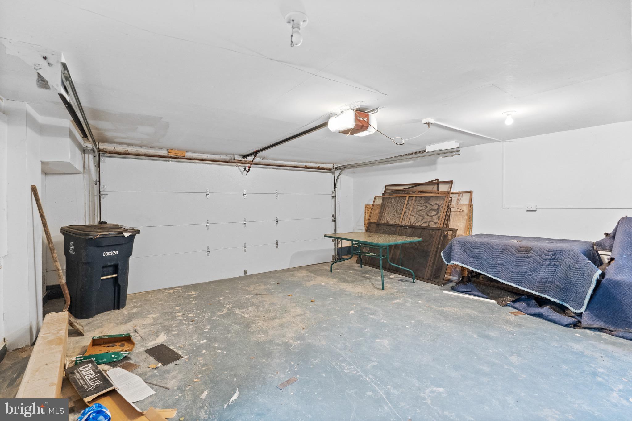 GEORGE THORNE ESTATE - Residential