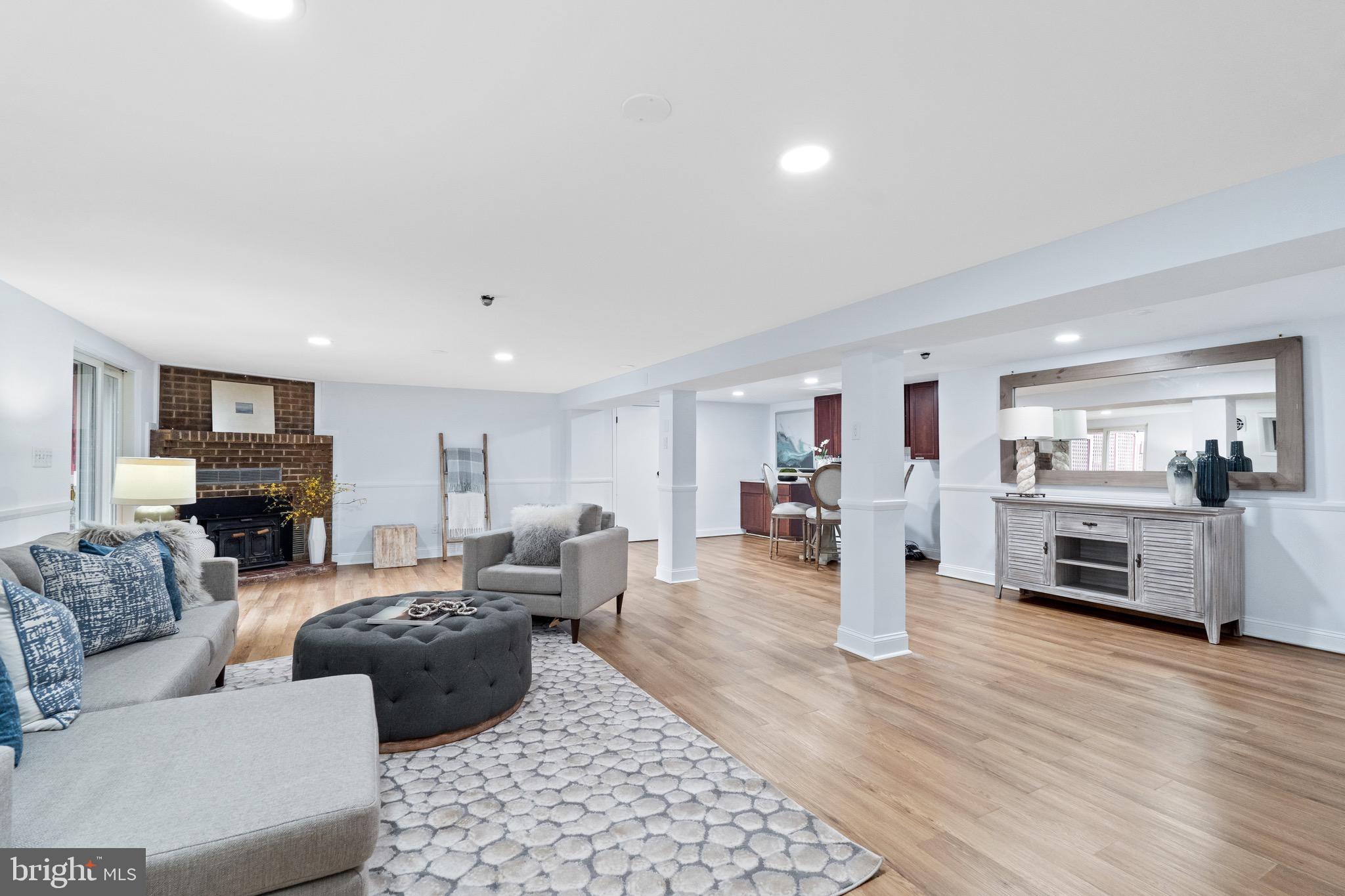 GEORGE THORNE ESTATE - Residential