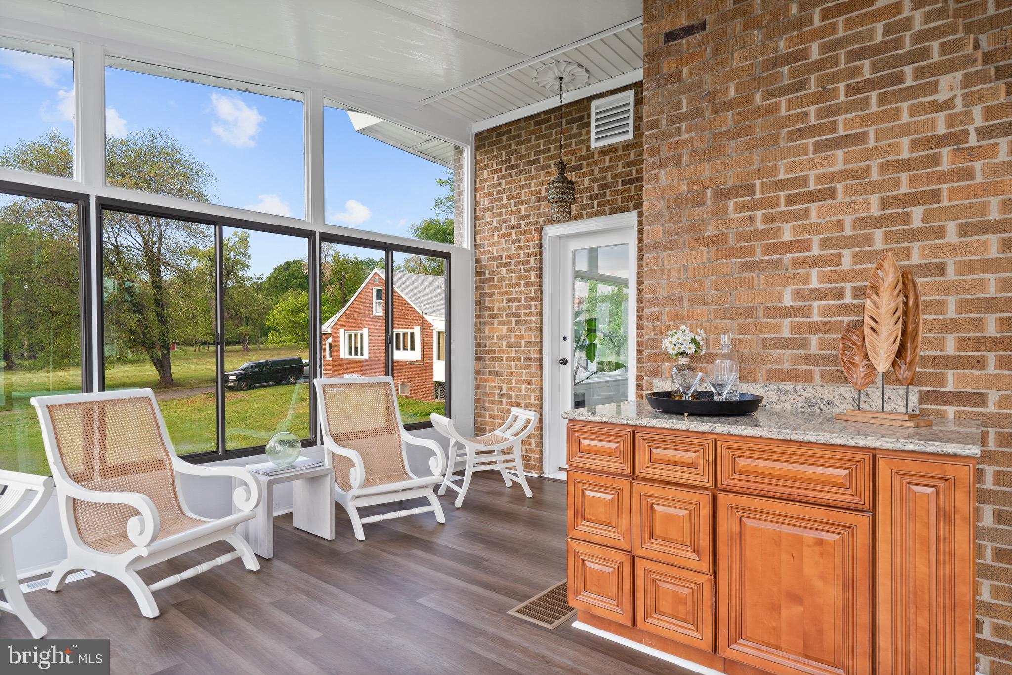 GEORGE THORNE ESTATE - Residential