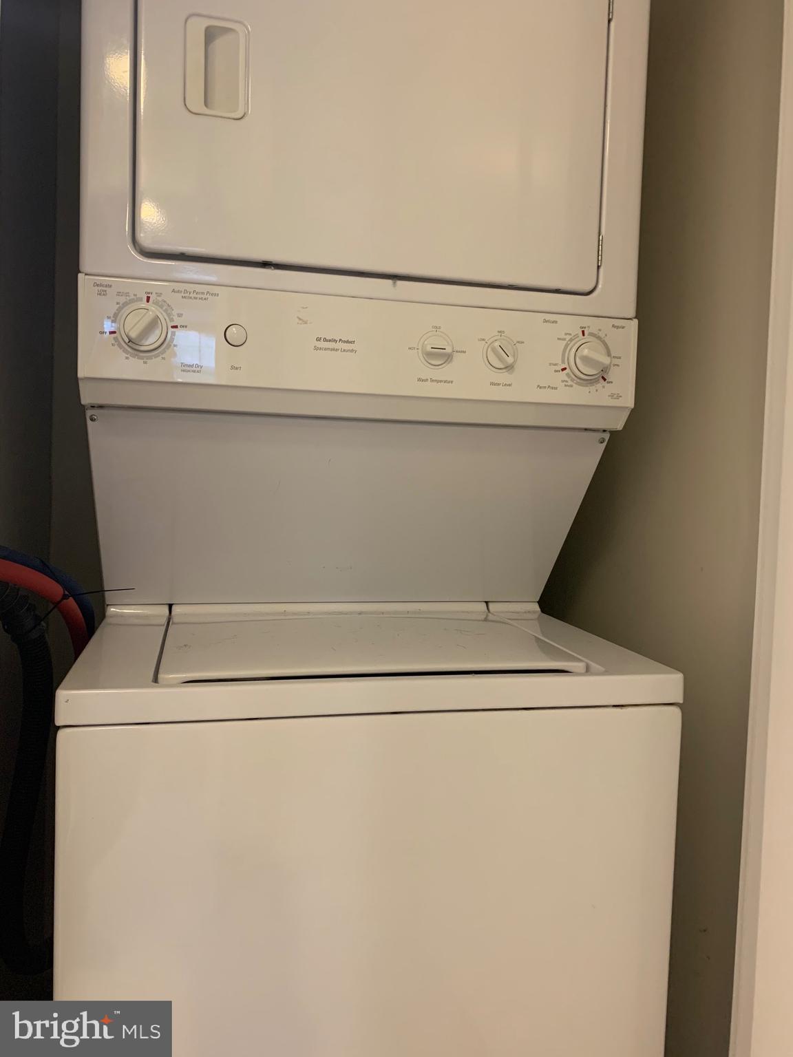 CLARENDON 1021 - Residential