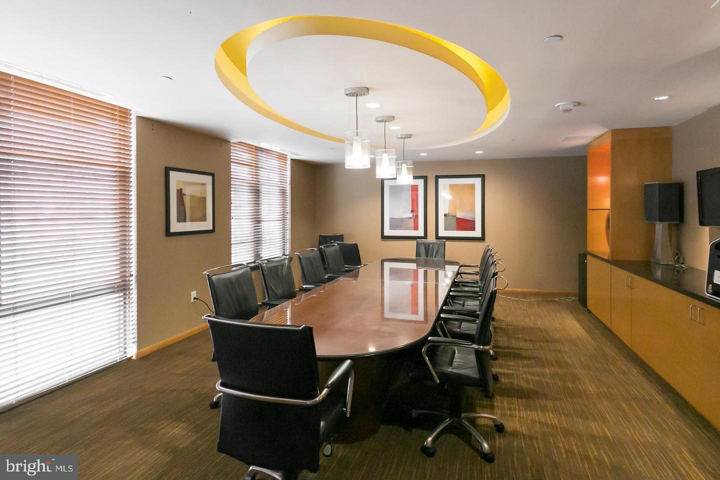 CLARENDON 1021 - Residential