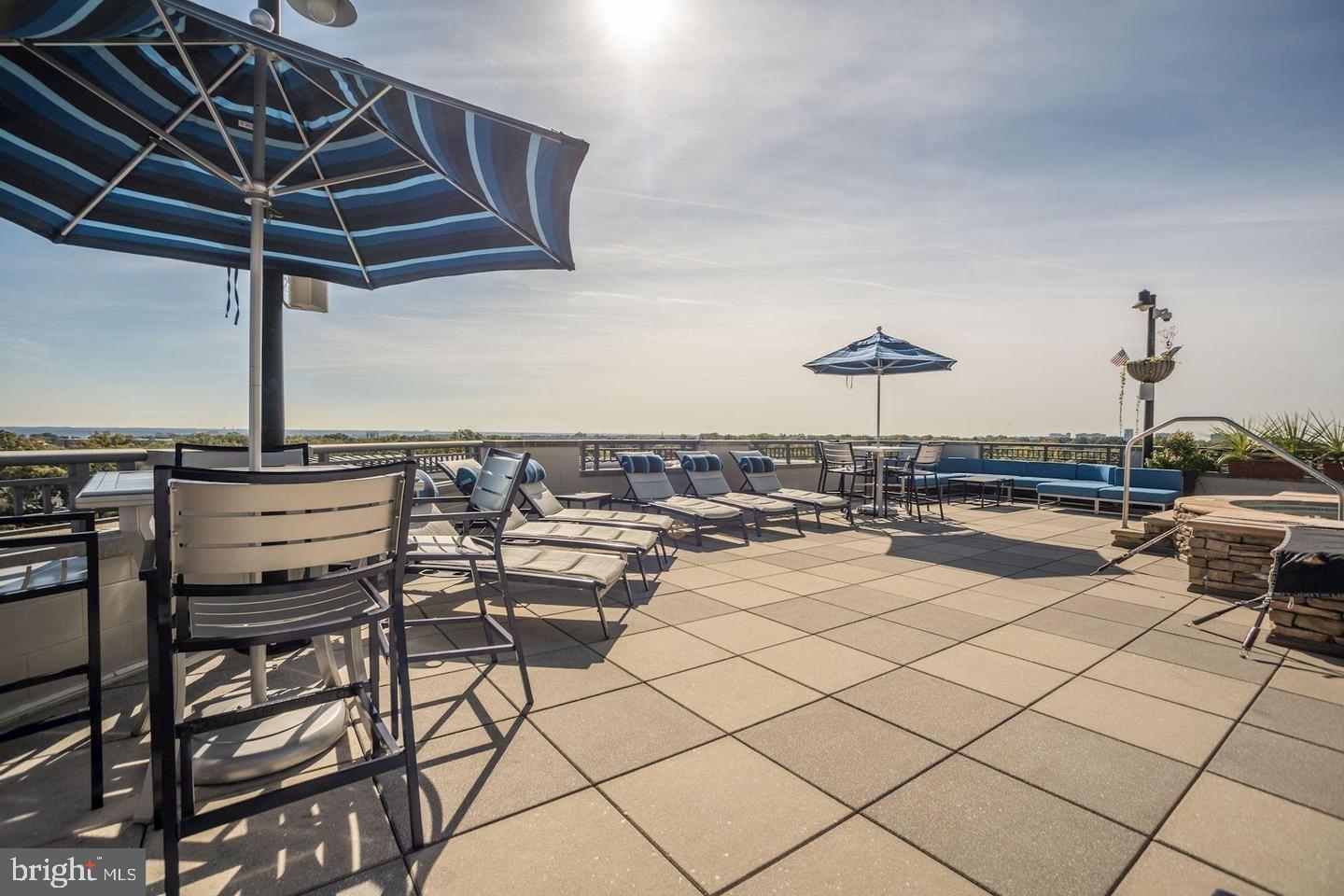 CLARENDON 1021 - Residential