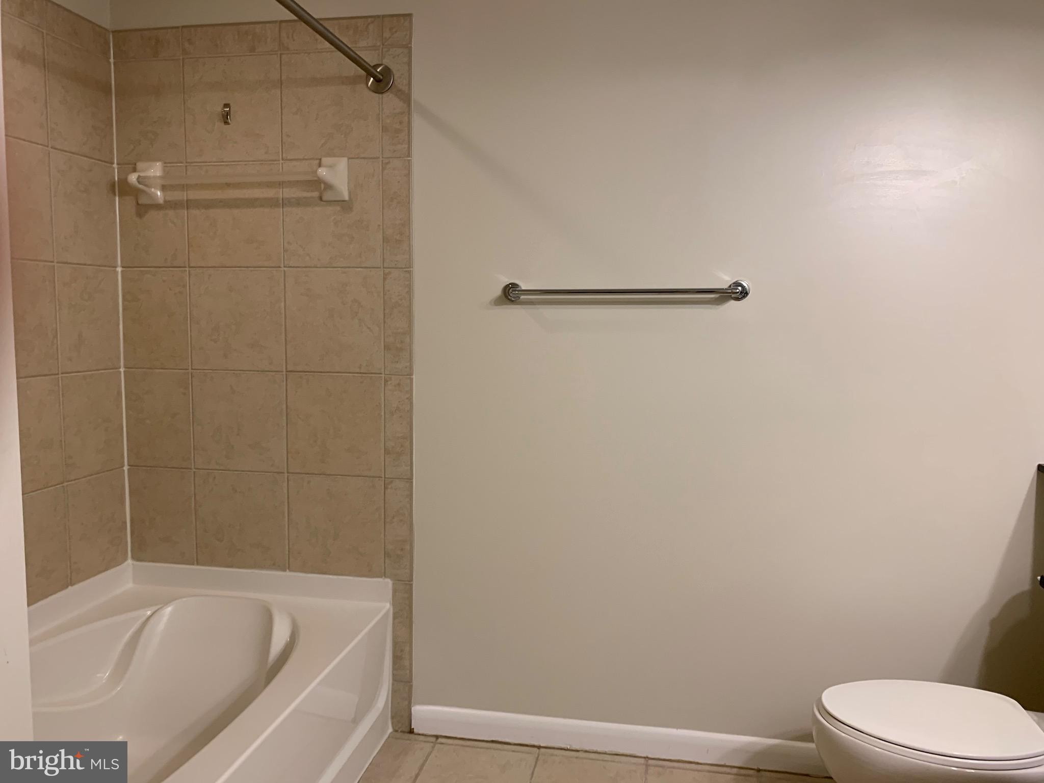 CLARENDON 1021 - Residential