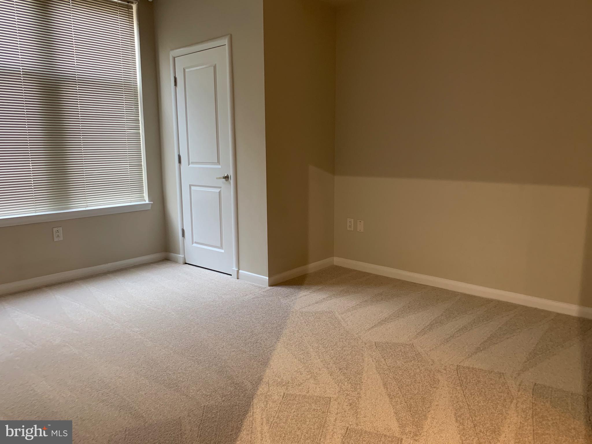 CLARENDON 1021 - Residential