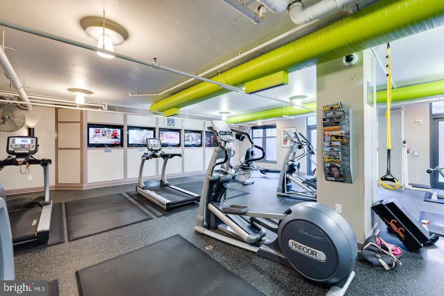 CLARENDON 1021 - Residential