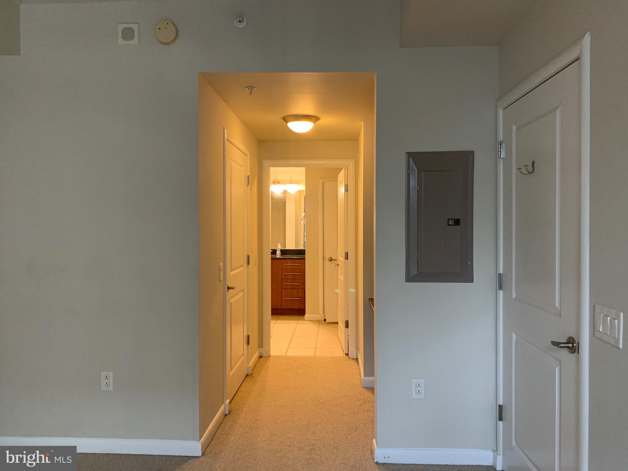 CLARENDON 1021 - Residential