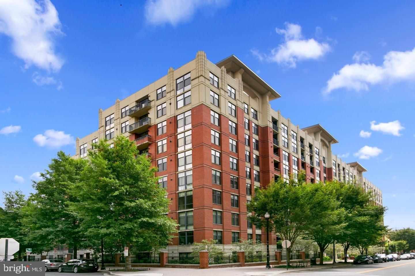 CLARENDON 1021 - Residential